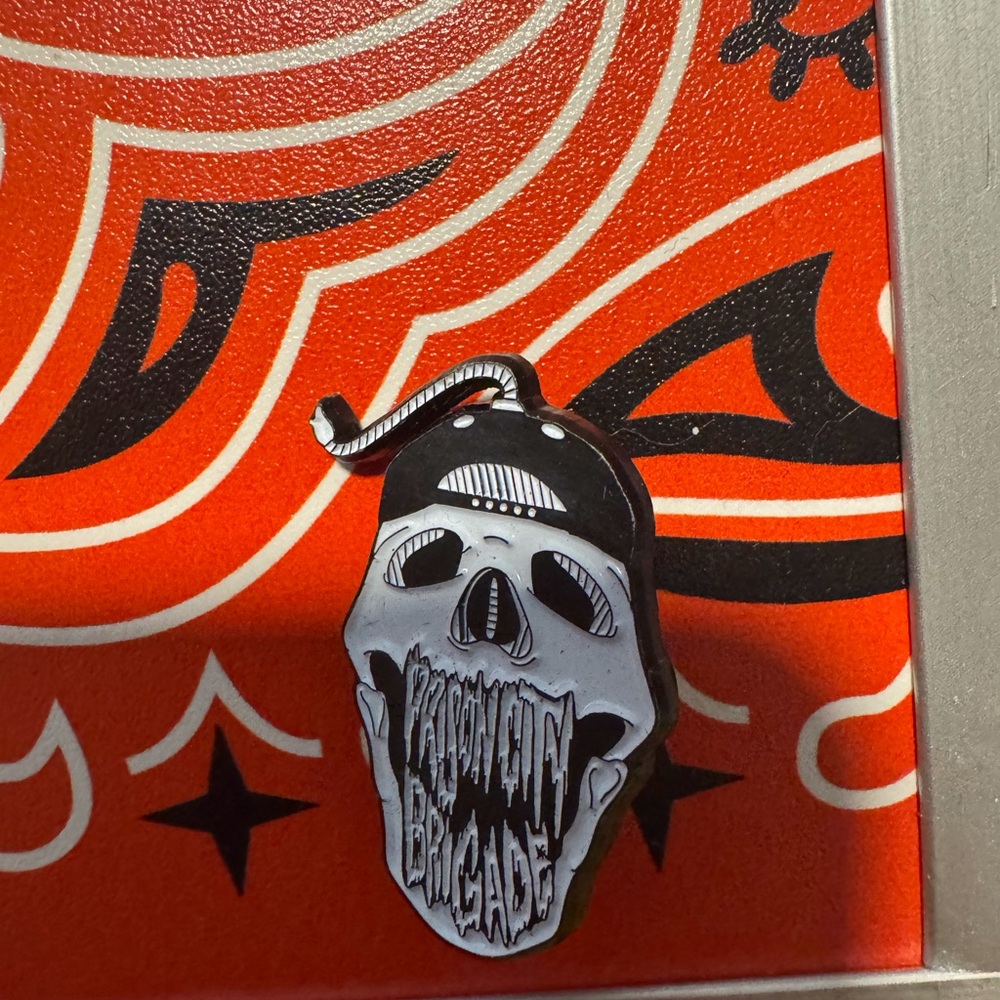 Black and White Skull HatPin